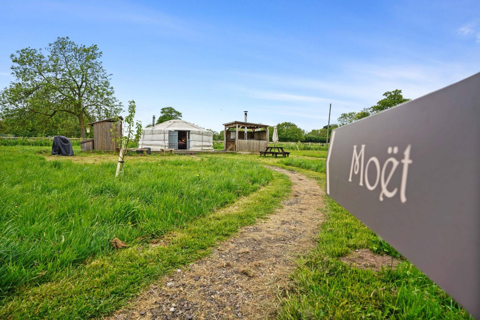Hotel Glamp And Tipple Ltd Great Ellingham Exteriér fotografie